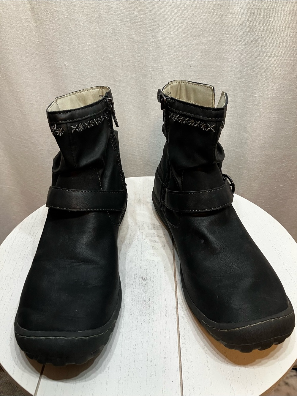 JBU Black Women's Ankle Boots with Decorative Stitching